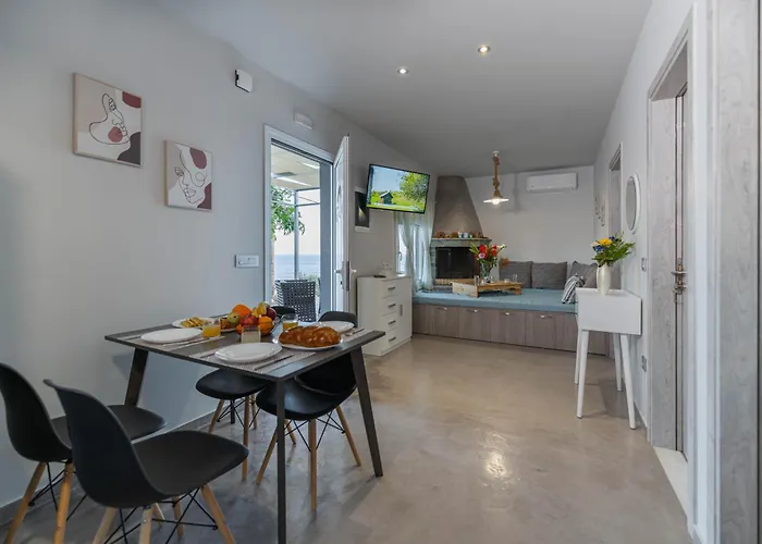 Aegean Sunrise View أرخانجلوس